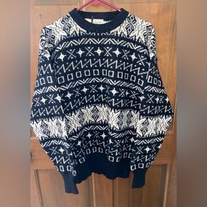 VINTAGE pure wool sweater size Medium Nordic boho
